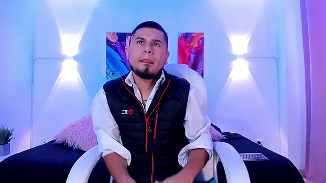Snapshot of dominikvega chatting on 06/11/26, 06:39 dominikvega online show from 06/11/26, 06:39