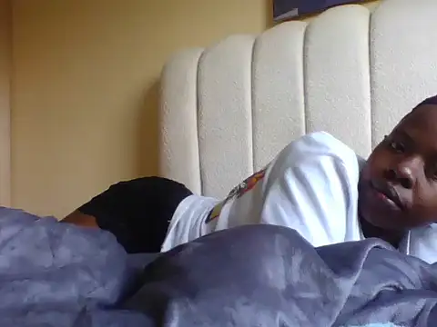 Snapshot of Tehiller chatting on 05/19/26, 01:28 Tehiller online show from 05/19/26, 01:28