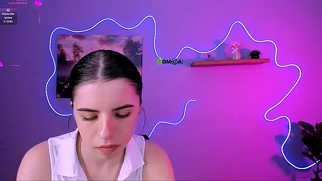 Snapshot of lyra_desire chatting on 05/25/26, 12:22 lyra desire online show from 05/25/26, 12:22
