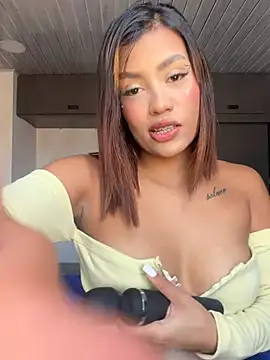 Snapshot of lana__ray chatting on 05/20/26, 07:42 lana ray online show from 05/20/26, 07:42