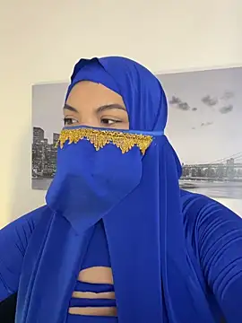 Amira 002 online show from 05/20/26, 01:17