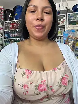 ISABELLA  LUNA online show from 07/17/26, 02:02