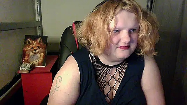 Snapshot of Freya_Fellie chatting on 05/25/26, 05:19 Freya Fellie online show from 05/25/26, 05:19