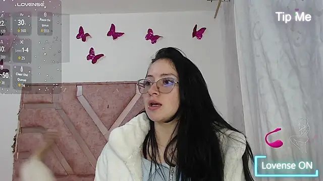 Snapshot of Angel-Hott_ chatting on 06/23/26, 03:26 Angel-Hott online show from 06/23/26, 03:26