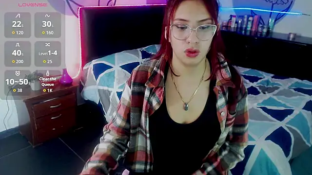 Snapshot of ashly_litlle chatting on 06/20/26, 08:11 ashly litlle online show from 06/20/26, 08:11