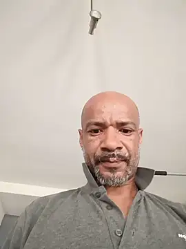Snapshot of tropical57 chatting on 05/27/26, 08:06 tropical57 online show from 05/27/26, 08:06