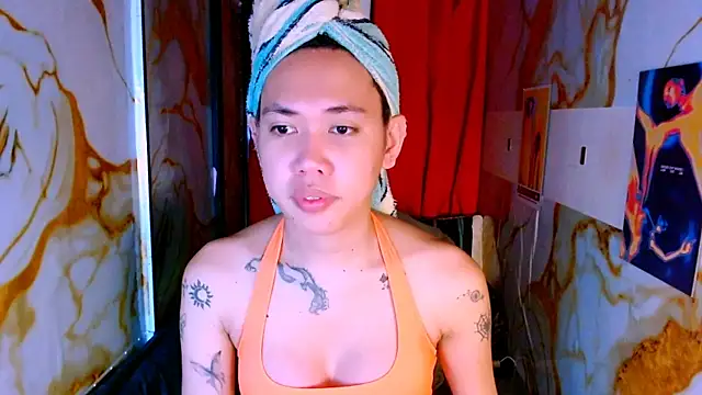 Snapshot of empressqueen_zoe chatting on 06/26/26, 02:43 empressqueen zoe online show from 06/26/26, 02:43