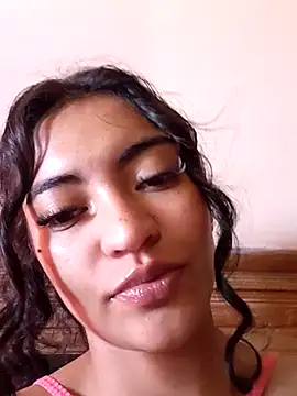 Snapshot of Perla-stone1 chatting on 06/21/26, 08:22 Perla-stone1 online show from 06/21/26, 08:22