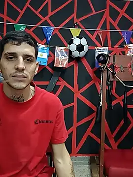 Snapshot of boy_max_latin chatting on 06/25/26, 06:07 boy max latin online show from 06/25/26, 06:07
