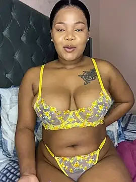 Snapshot of nothileenhle chatting on 06/27/26, 12:22 nothileenhle online show from 06/27/26, 12:22