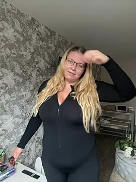 LucieLouBabe online show from 07/21/26, 10:39
