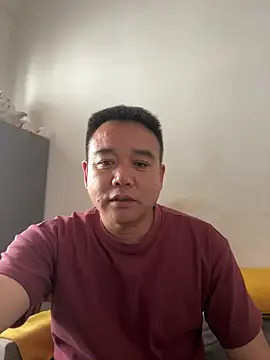 Snapshot of MRhuang007 chatting on 05/31/26, 04:20 MRhuang007 online show from 05/31/26, 04:20