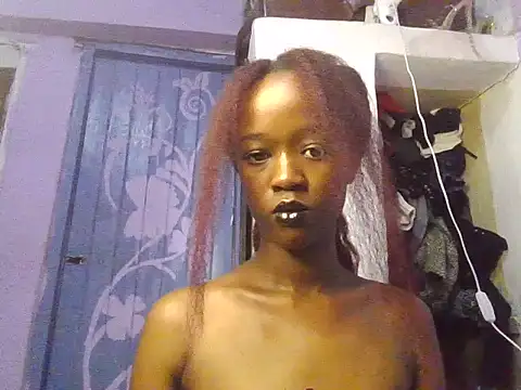 Snapshot of Dark_chocolatepythia chatting on 07/06/26, 10:45 Dark chocolatepythia online show from 07/06/26, 10:45