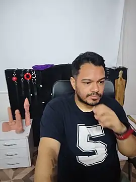 Snapshot of -AlejandroT- chatting on 05/20/26, 08:26 -AlejandroT- online show from 05/20/26, 08:26