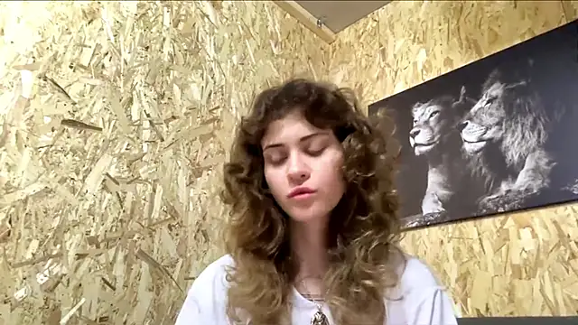 Snapshot of HarmonyShulman chatting on 05/22/26, 08:10 HarmonyShulman online show from 05/22/26, 08:10