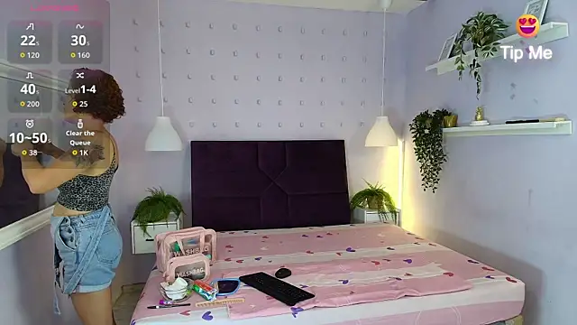 Snapshot of Sofiawonderr chatting on 07/07/26, 10:14 Sofiawonderr online show from 07/07/26, 10:14