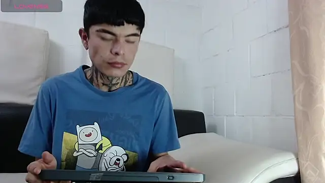 Snapshot of badboy-fox chatting on 06/22/26, 12:24 badboy-fox online show from 06/22/26, 12:24