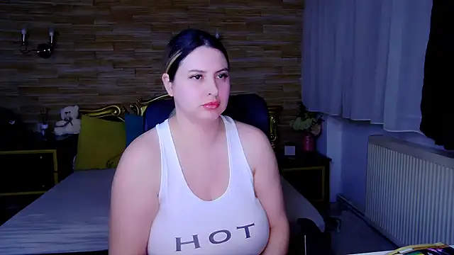 Snapshot of MiraHaze chatting on 02/12/25, 06:51 MiraHaze online show from 02/12/25, 06:51