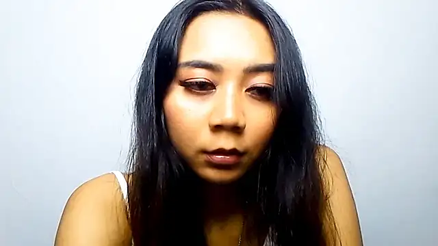 Snapshot of KristieOrtmann chatting on 06/25/26, 01:48 KristieOrtmann online show from 06/25/26, 01:48
