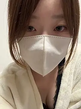 Snapshot of mei_room chatting on 05/28/26, 03:42 mei room online show from 05/28/26, 03:42