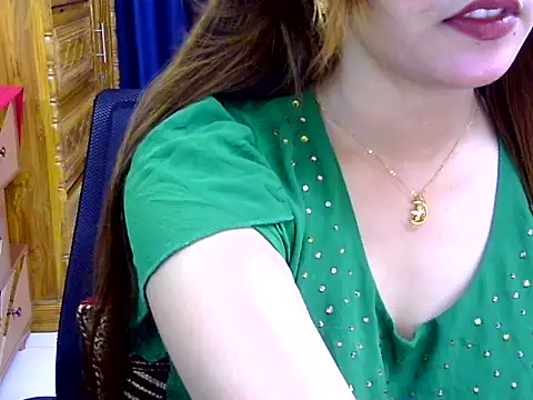Snapshot of Adiba_Obu_20 chatting on 06/10/26, 04:50 Adiba Obu 20 online show from 06/10/26, 04:50