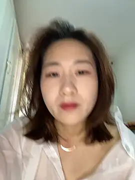 Snapshot of U-mi chatting on 06/02/26, 01:18 U-mi online show from 06/02/26, 01:18