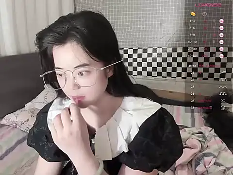 Lili-0521 online show from 06/05/26, 05:51