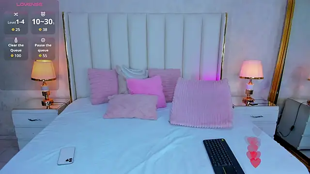KaylaDavies online show from 06/18/26, 08:02