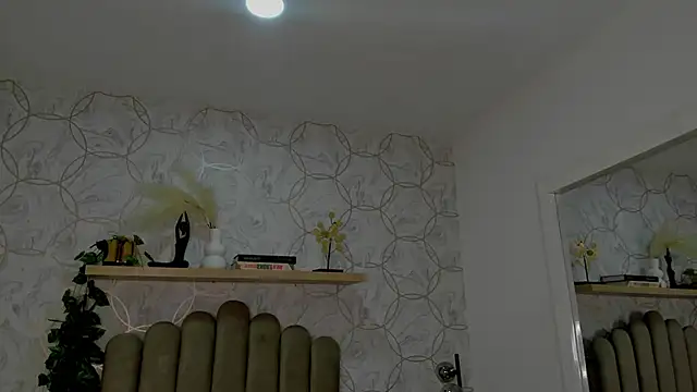 Snapshot of luna_bellucci chatting on 06/13/26, 11:30 luna bellucci online show from 06/13/26, 11:30