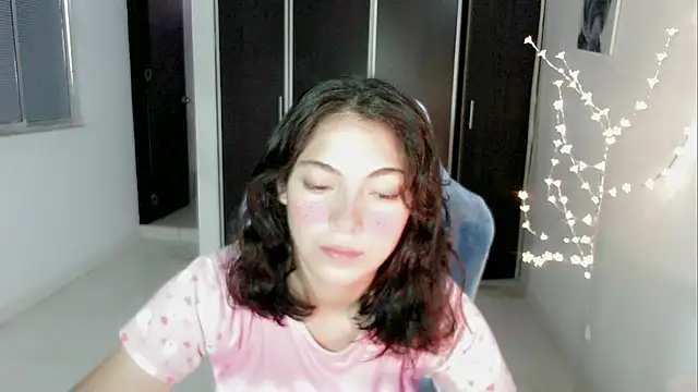 Snapshot of Dolce_more chatting on 06/05/26, 12:22 Dolce more online show from 06/05/26, 12:22