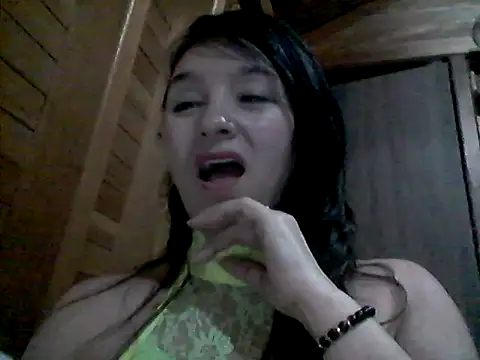 Snapshot of Anlly_garcia002 chatting on 06/25/26, 05:12 Anlly garcia002 online show from 06/25/26, 05:12