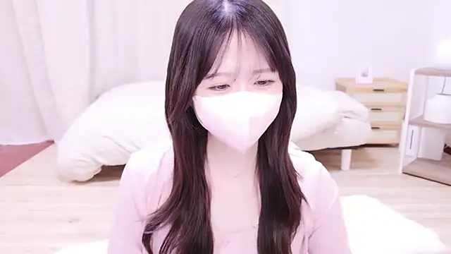Snapshot of Yuinyaaa chatting on 07/19/26, 07:23 Yuinyaaa online show from 07/19/26, 07:23