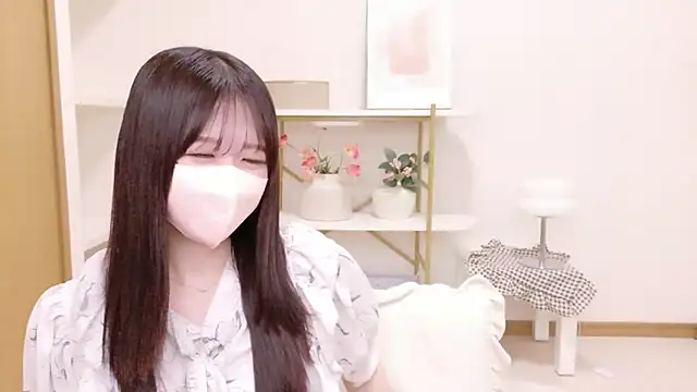 Snapshot of Yuinyaaa chatting on 07/22/26, 10:40 Yuinyaaa online show from 07/22/26, 10:40