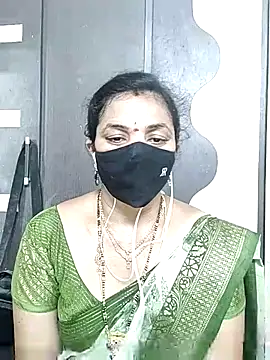Snapshot of Leela_555 chatting on 06/20/26, 02:09 Leela 555 online show from 06/20/26, 02:09