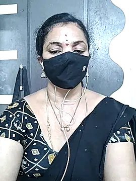 Snapshot of Leela_555 chatting on 06/23/26, 10:46 Leela 555 online show from 06/23/26, 10:46