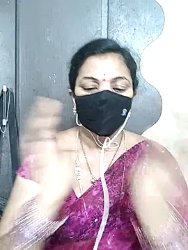 Snapshot of Leela_555 chatting on 06/29/26, 12:49 Leela 555 online show from 06/29/26, 12:49