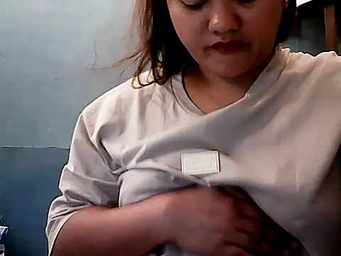 Snapshot of Irisshinn chatting on 07/12/26, 07:27 Irisshinn online show from 07/12/26, 07:27
