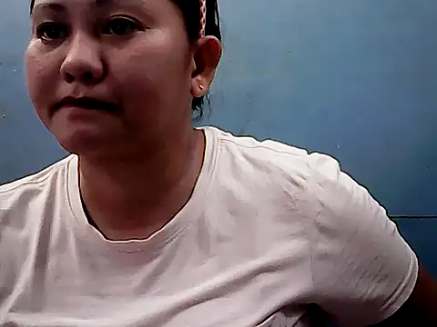 Snapshot of Irisshinn chatting on 07/15/26, 05:45 Irisshinn online show from 07/15/26, 05:45