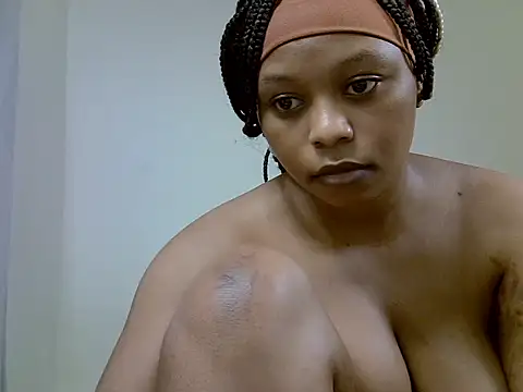 Snapshot of BIGASS_DIANAH chatting on 06/25/26, 05:17 BIGASS DIANAH online show from 06/25/26, 05:17