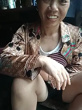 Snapshot of Elfledaa chatting on 07/19/26, 02:48 Elfledaa online show from 07/19/26, 02:48