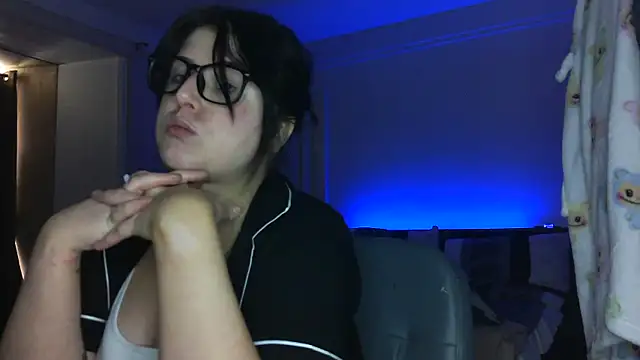 LucyLou31 online show from 06/14/26, 02:52