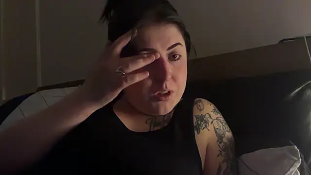 LucyLou31 online show from 06/18/26, 12:55