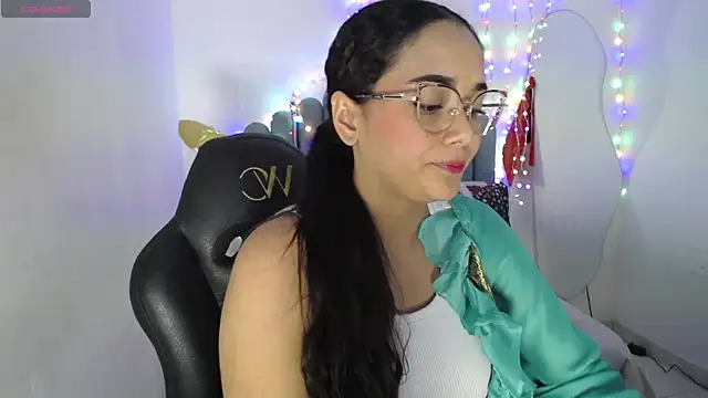 Snapshot of farah_samira chatting on 06/24/26, 07:46 farah samira online show from 06/24/26, 07:46