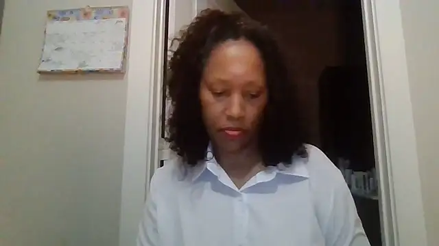 Snapshot of MsDeeLive chatting on 05/26/26, 04:52 MsDeeLive online show from 05/26/26, 04:52