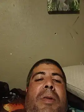 mikey1988figuero online show from 07/05/26, 10:22