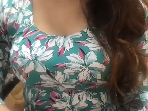 Snapshot of Avneet_ chatting on 06/15/26, 05:53 Avneet online show from 06/15/26, 05:53