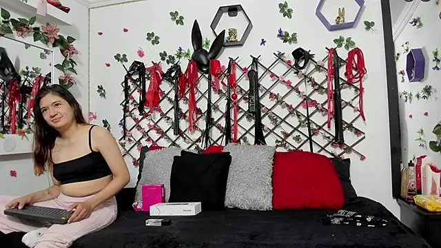 Snapshot of kimmy_wold chatting on 06/16/26, 12:52 kimmy wold online show from 06/16/26, 12:52