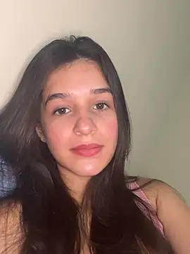 Snapshot of julhya_duarte chatting on 05/25/26, 05:41 julhya duarte online show from 05/25/26, 05:41