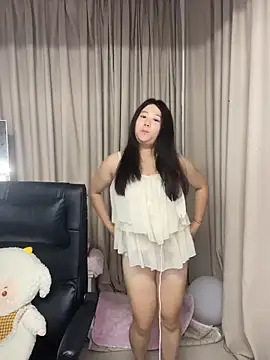 Snapshot of Luckysisi-s chatting on 06/18/26, 12:31 Luckysisi-s online show from 06/18/26, 12:31