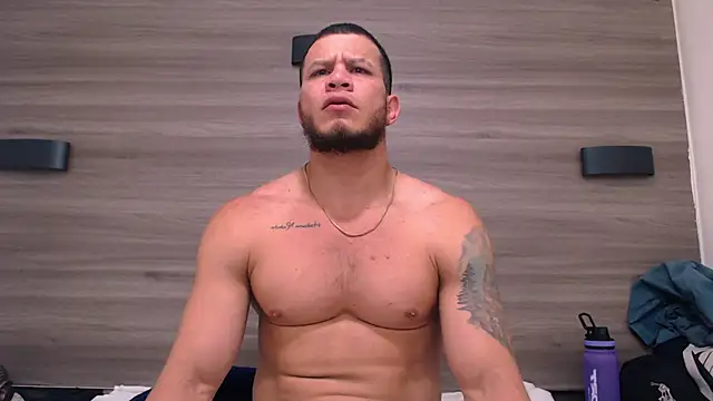 Snapshot of Maximiliano_Stronge chatting on 06/24/26, 08:30 Maximiliano Stronge online show from 06/24/26, 08:30